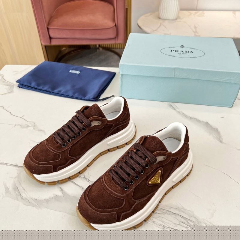 Pra*a casual shoes